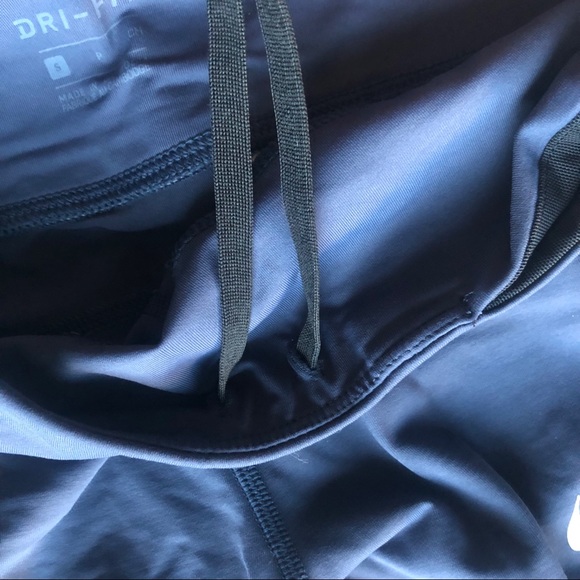 Nike Cropped Leggings - Picture 4 of 8
